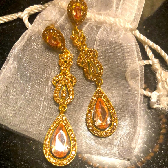 Elegant gold tone drop pendant jewel earrings NWOT - Picture 1 of 6